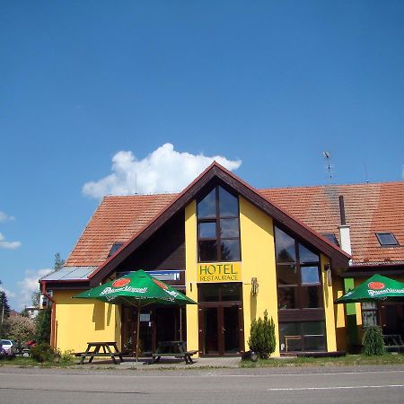 Restaurace Penzion Rafael Dlouha Brtnice Exterior photo